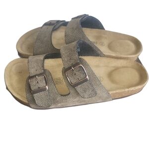Cushionaire Tan Colored Sandals 10W